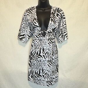 H-54 New Directions NWT White & Black Animal Print Short Sleeve Swim Cover‎ Sz L